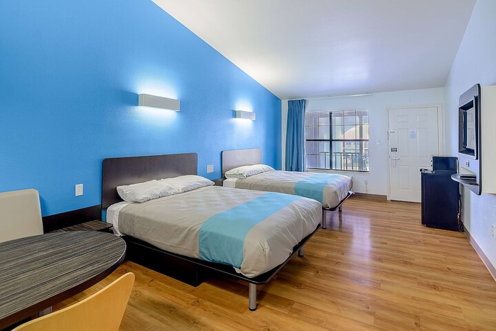 Room 13 of 29
