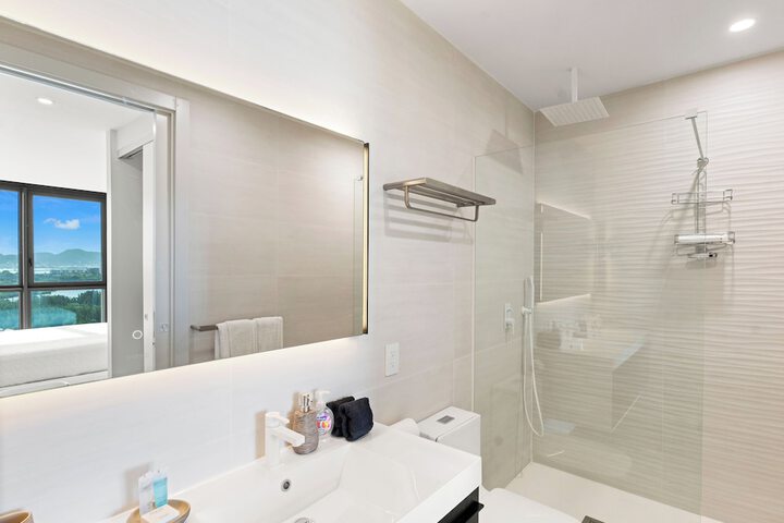 Room 915 of 1000