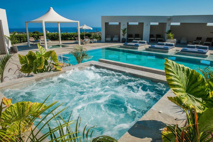 Pool Hotel