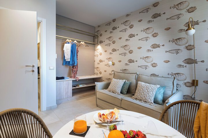 Room 21 of 43
