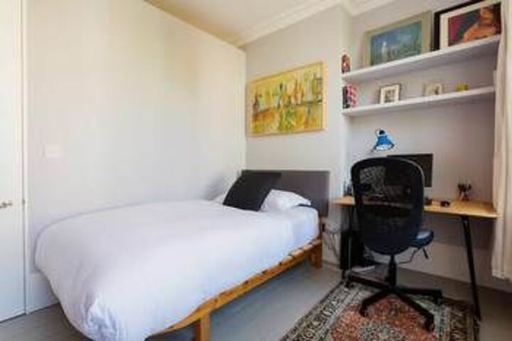 Room 6 of 28