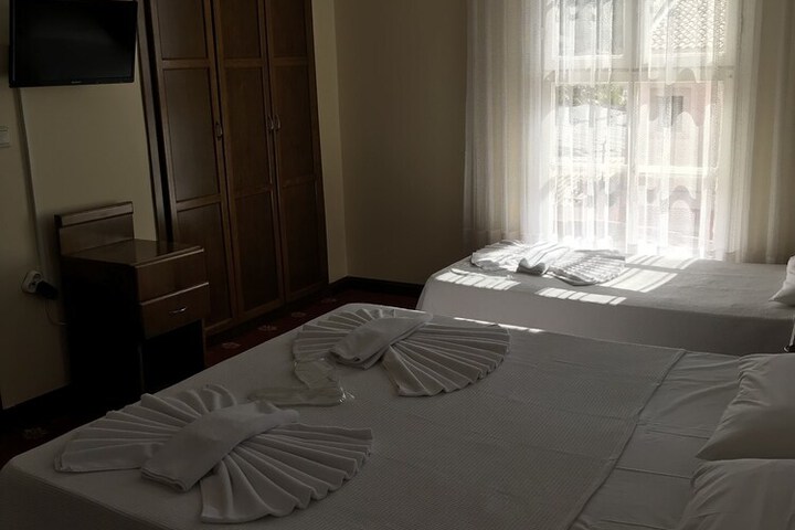 Room 11 of 35