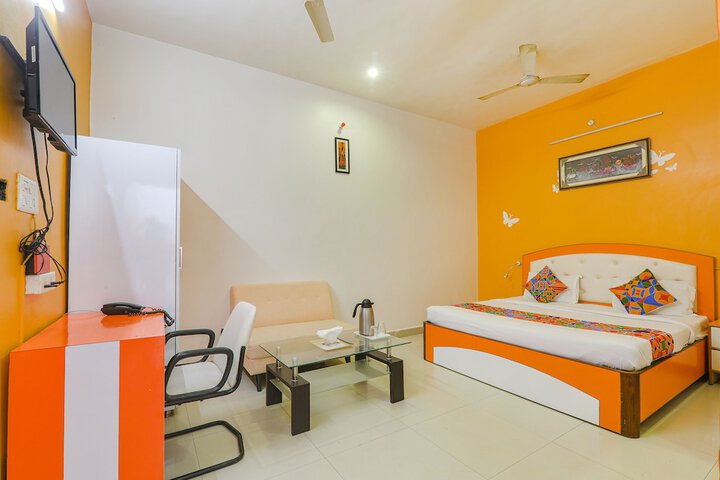Room 12 of 27