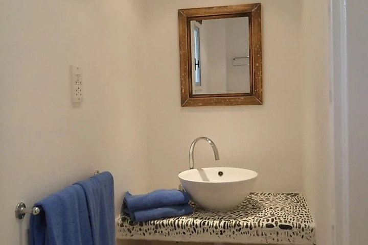 Room 7 of 15