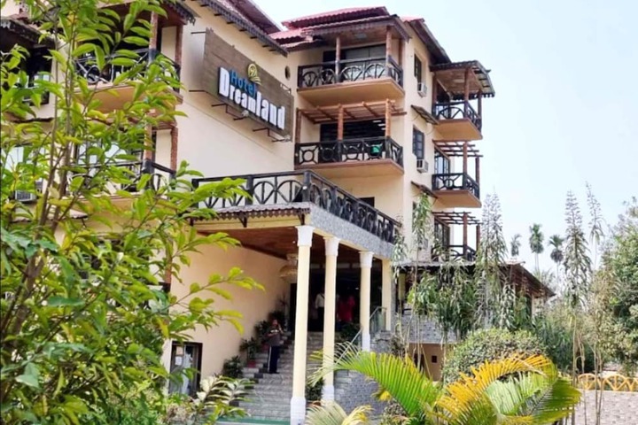 Goroomgo Hotel Dreamland Lataguri