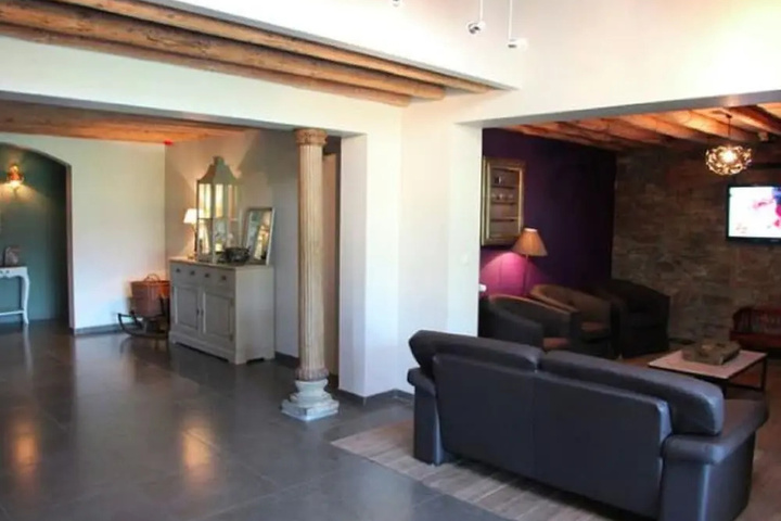 Spacious Holiday Home in Marche-en-famenne With Pool