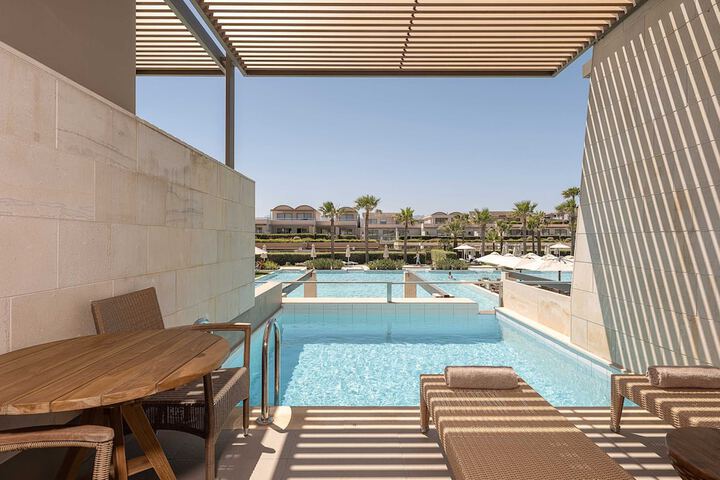 Pool 244 of 425