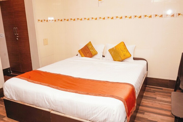Room 7 of 34