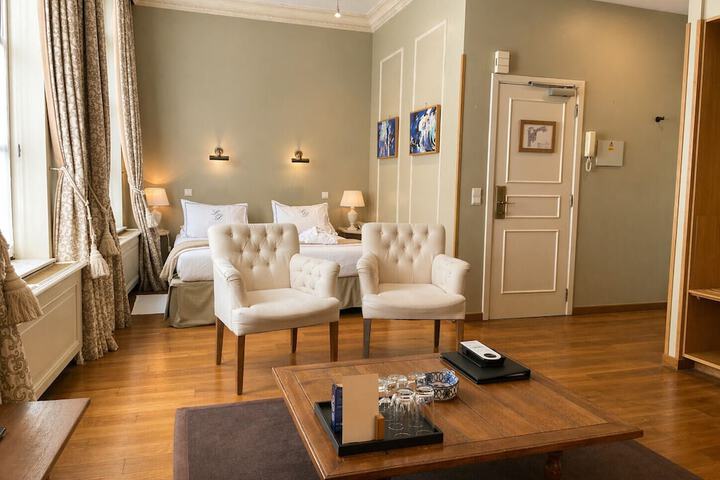 Room 30 of 105