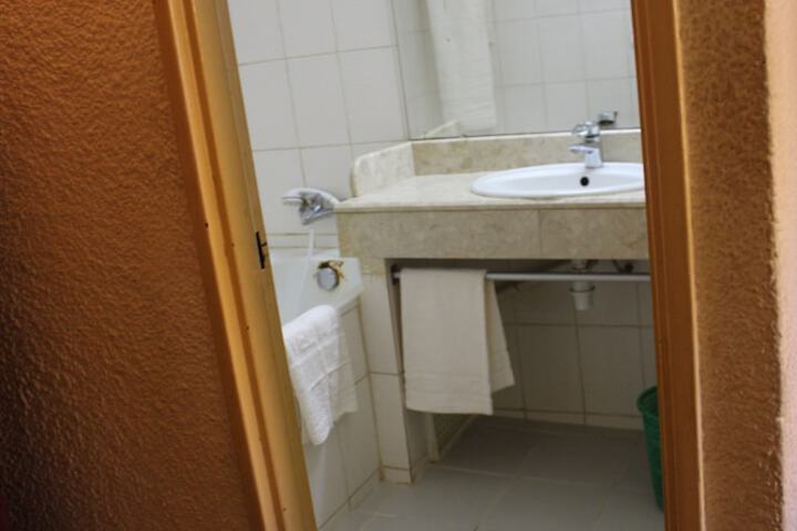 Room 14 of 36