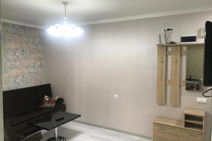 Room 5 of 10