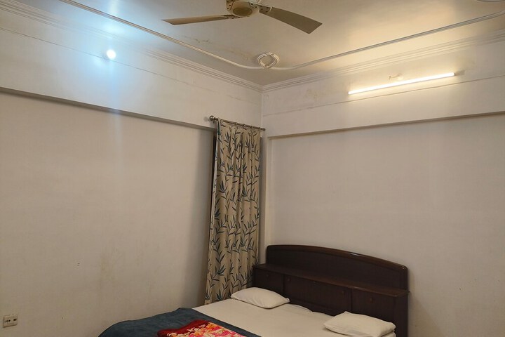 Room 2 of 22