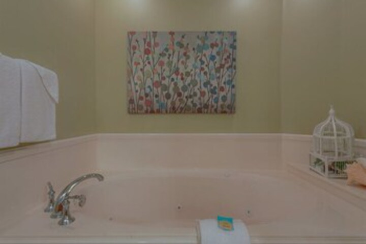 Room 7 of 24