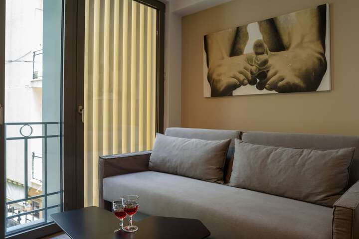 Room 12 of 97