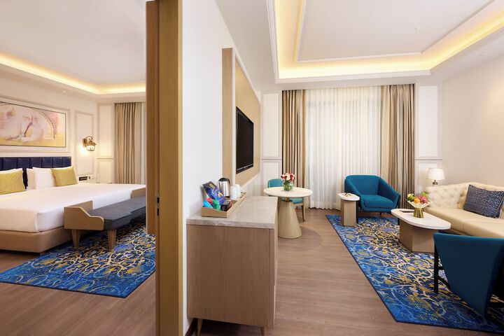 Room 32 of 63