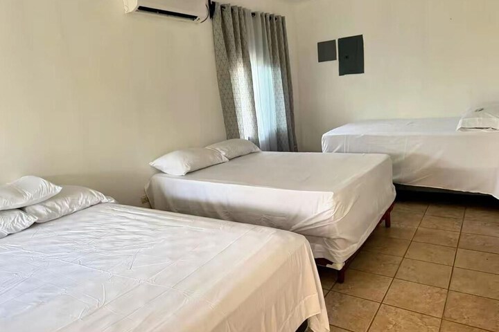 Room 2 of 10