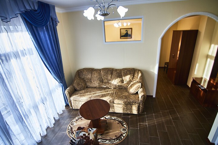 Room 18 of 34