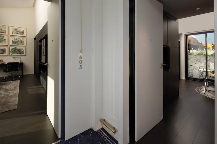 Room 34 of 171