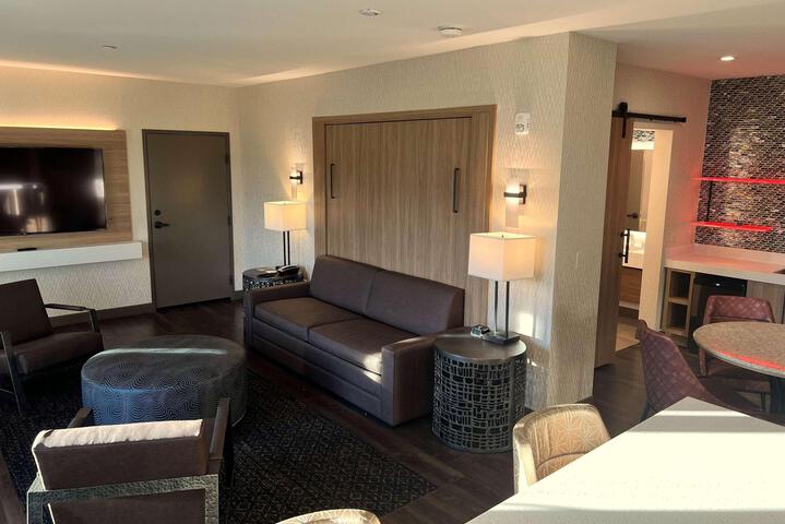 2 Queen Beds Accessible (8 of 11)