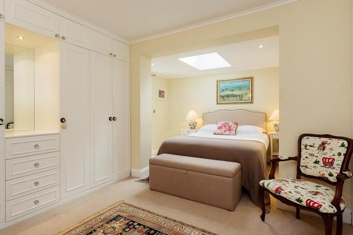 Veeve Flat Lots Road Chelsea