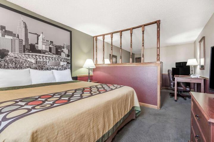 1 King Bed (6 of 15)