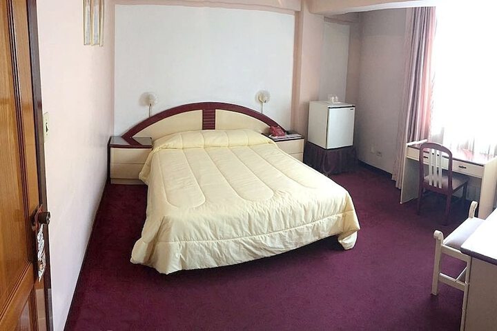 Room 10 of 36