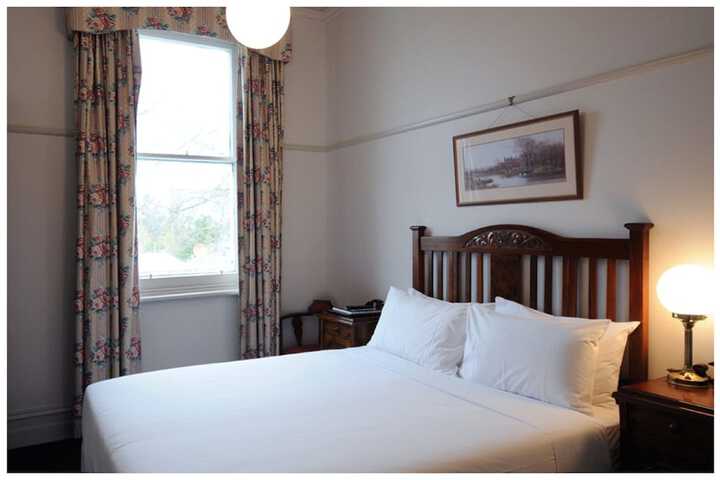 Room 9 of 345