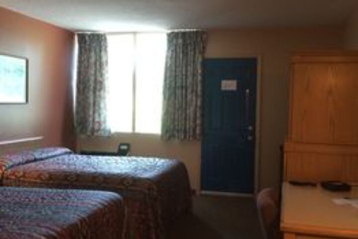 Room 10 of 25
