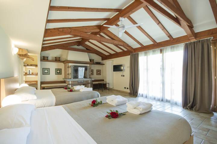 Room 3 of 32