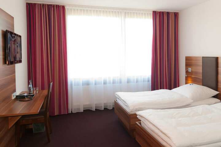 Room 7 of 20