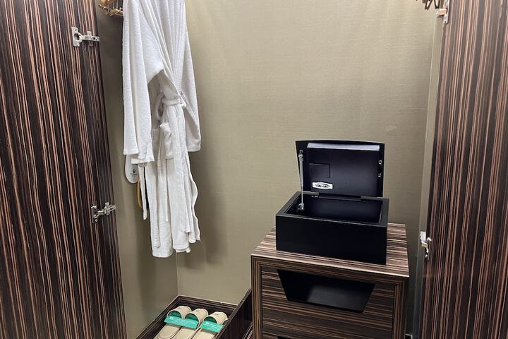 Room amenity