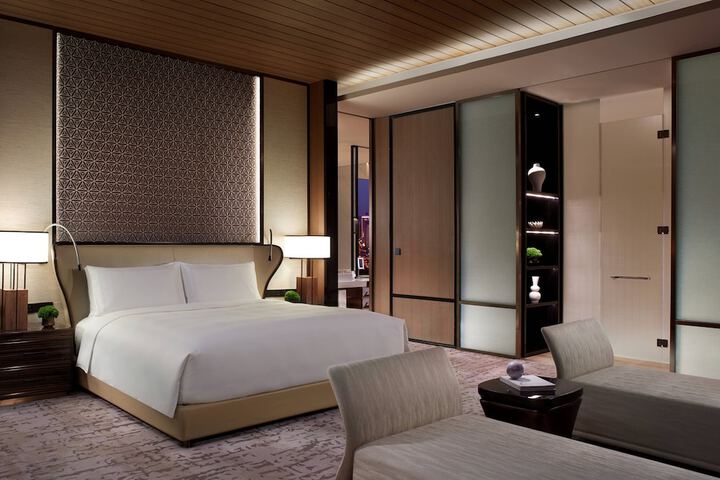 Room 27 of 112