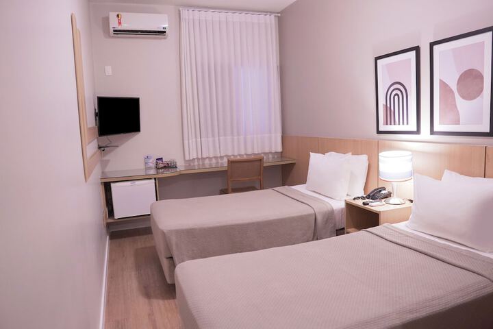 Room 33 of 84