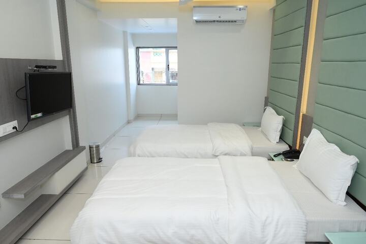 Room 12 of 46