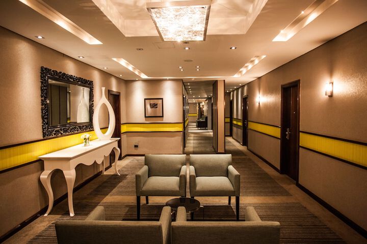 Ballroom/Hall 59 of 79