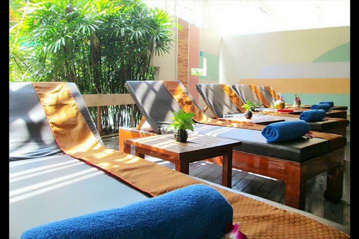 Pools & Facilities