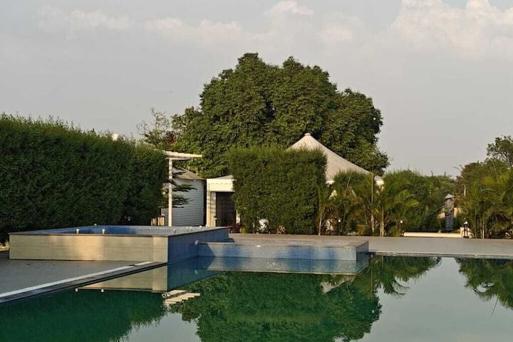 Pool 34 of 60