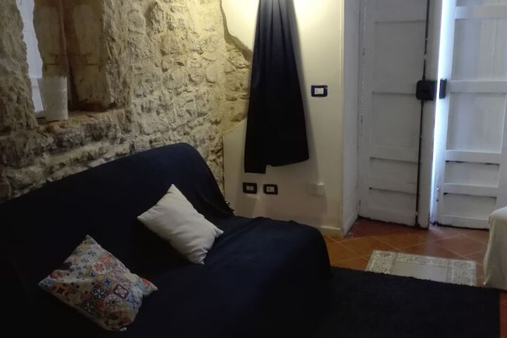 Room 25 of 53