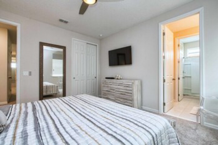 Room 42 of 49