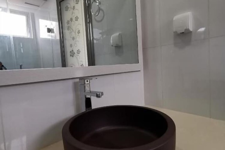 Room 10 of 25