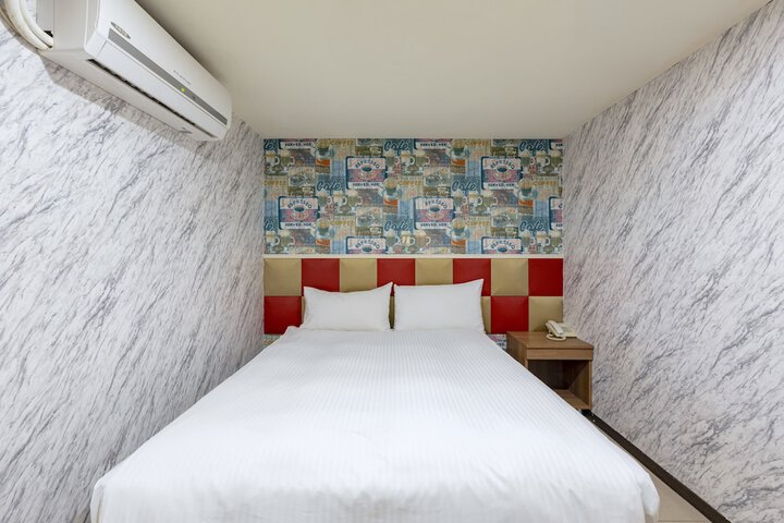 Room 40 of 81