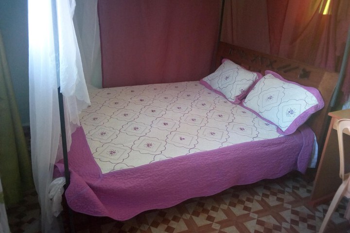 Room 8 of 27