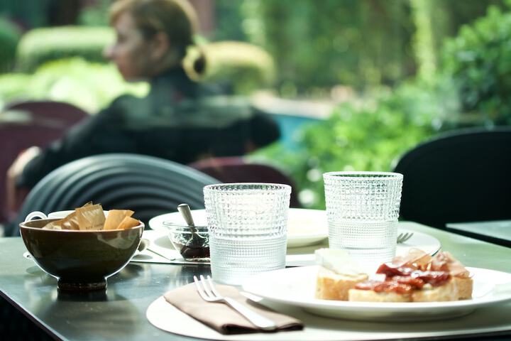 Breakfast/Coffee Service 28 of 32