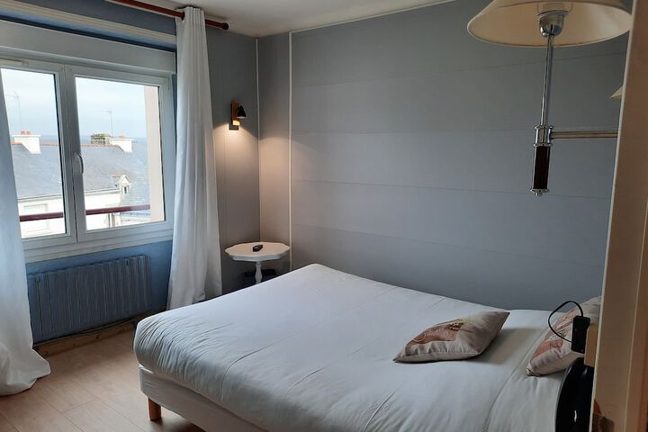 Room 15 of 34