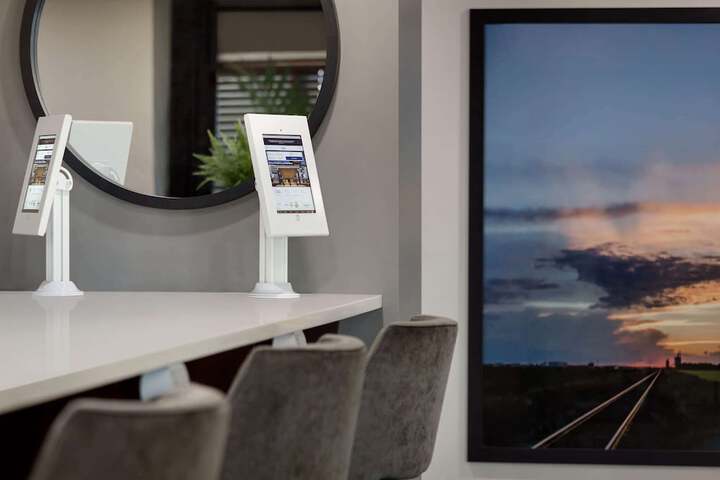 Business Center 35 of 38