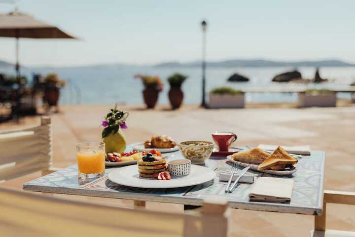 Breakfast/Coffee Service 25 of 40