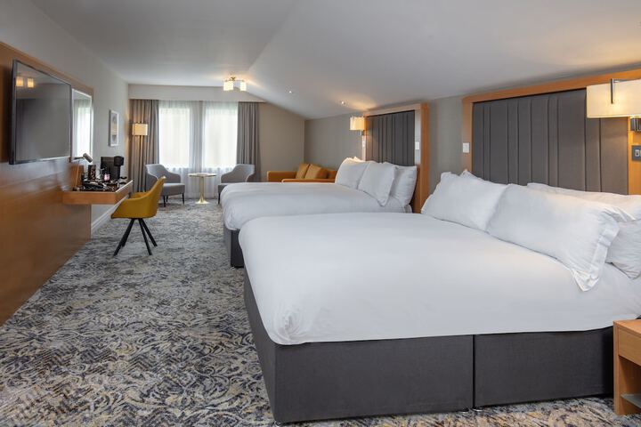 Room 4 of 52