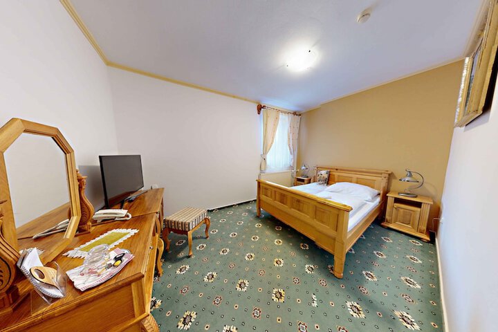 Room 17 of 91