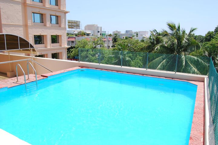 Pools & Facilities