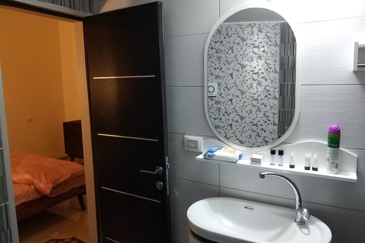 Room 8 of 12